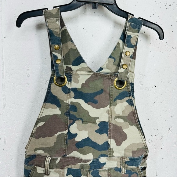 Anthropologie Size 6 Olive Camo Camouflage Overall Shorts Shortalls - Picture 2 of 14